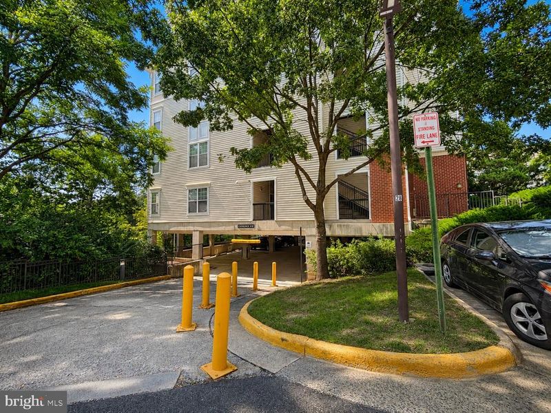 11350 Aristotle Dr #7-103, Fairfax, VA 22030
