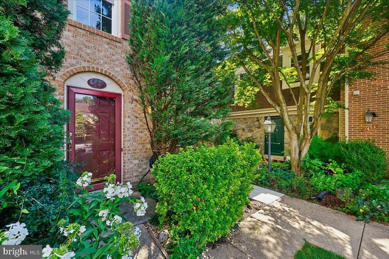 2459 Mccormick Rd, Rockville, MD 20850