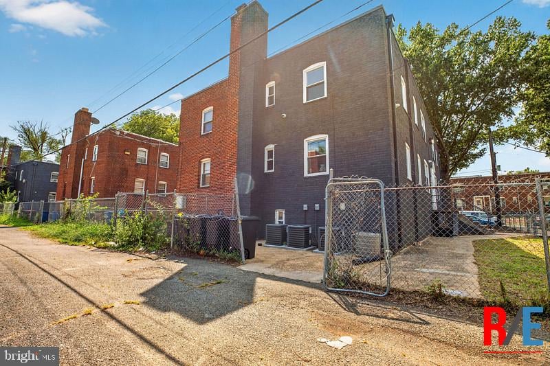 4306 Halley Ter SE #4, Washington, DC 20032