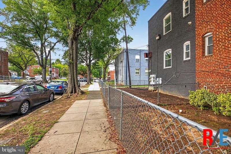 4306 Halley Ter SE #4, Washington, DC 20032