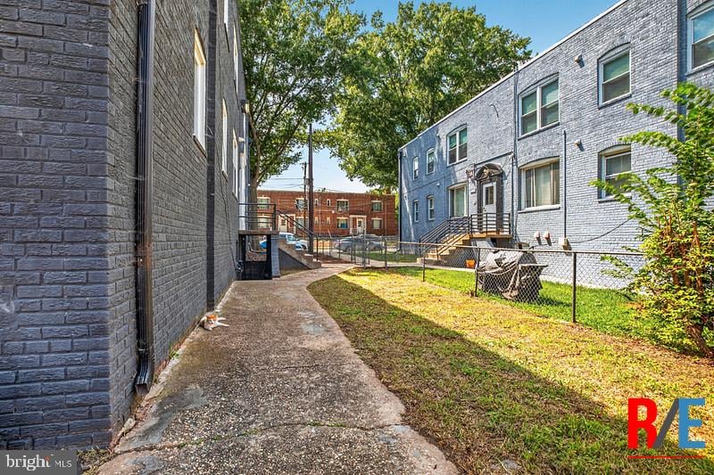 4306 Halley Ter SE #4, Washington, DC 20032
