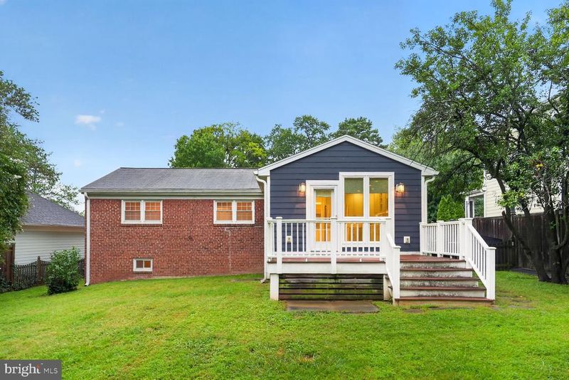 2609 N Nottingham St, Arlington, VA 22207