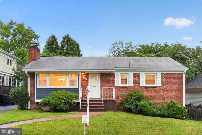 2609 N Nottingham St, Arlington, VA 22207