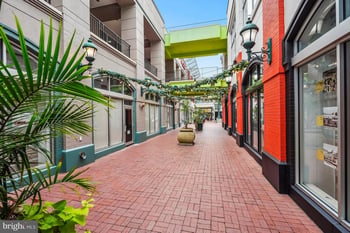 2100 Washington Ave #9-B, Silver Spring, MD 20910