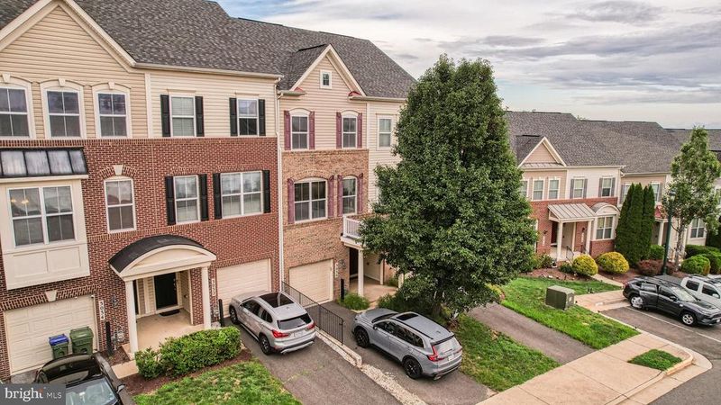 3030 Chinkapin Oak Ln, Woodbridge, VA 22191
