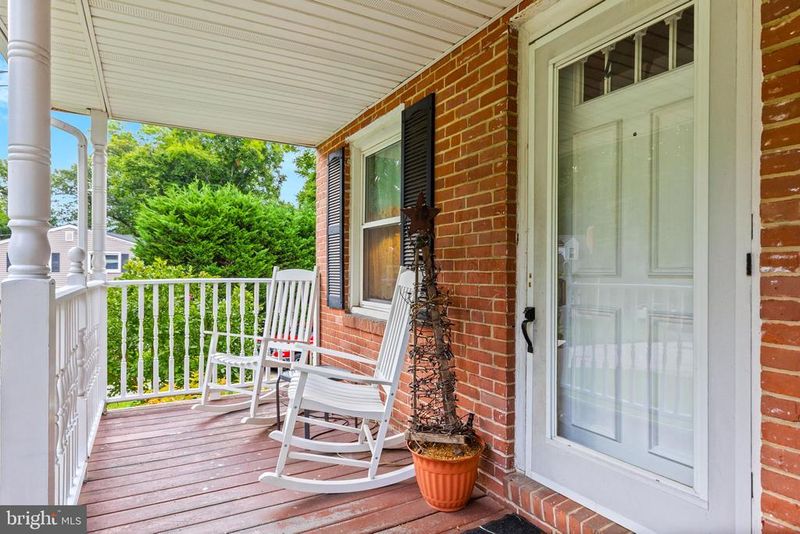 5718 Leaf Ln, Elkridge, MD 21075
