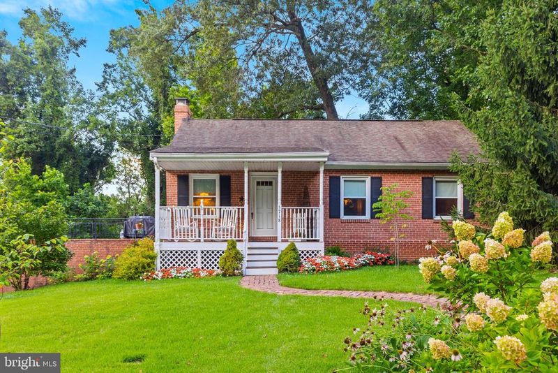 5718 Leaf Ln, Elkridge, MD 21075