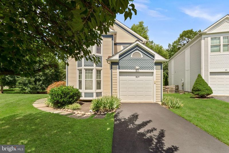 21 Glengyle Ln, Sterling, VA 20165