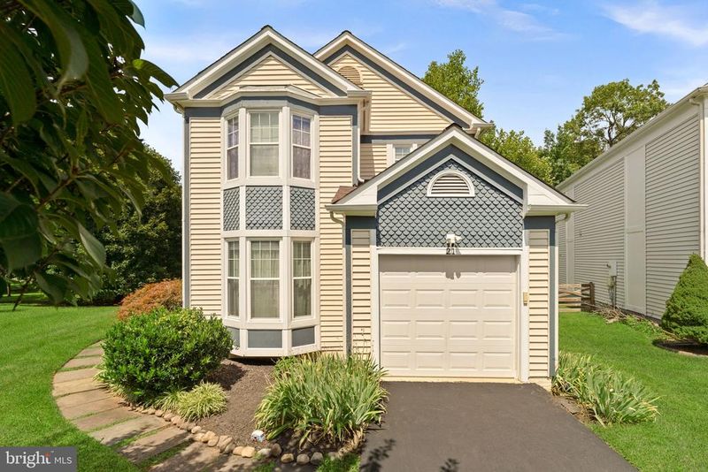 21 Glengyle Ln, Sterling, VA 20165