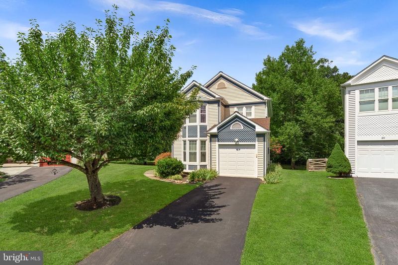 21 Glengyle Ln, Sterling, VA 20165