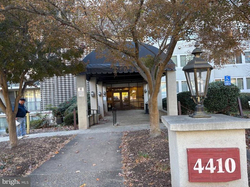 4410 Briarwood Ct N #13, Annandale, VA 22003