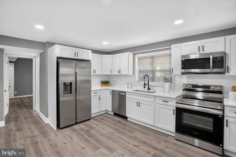 1194 Oak Ave, Shady Side, MD 20764