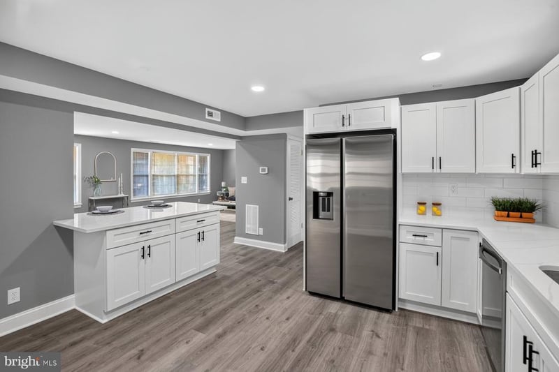 1194 Oak Ave, Shady Side, MD 20764