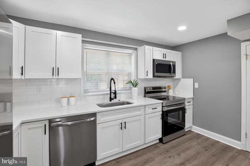 1194 Oak Ave, Shady Side, MD 20764