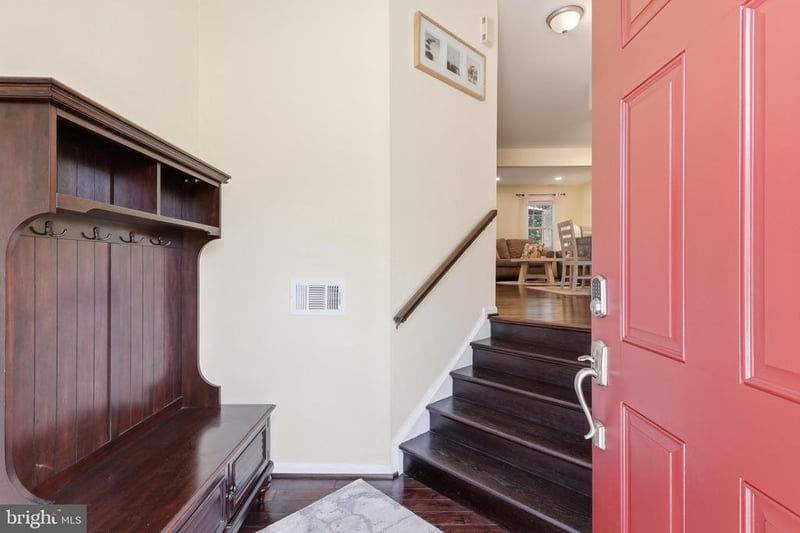 46645 Brownwood Sq, Sterling, VA 20164
