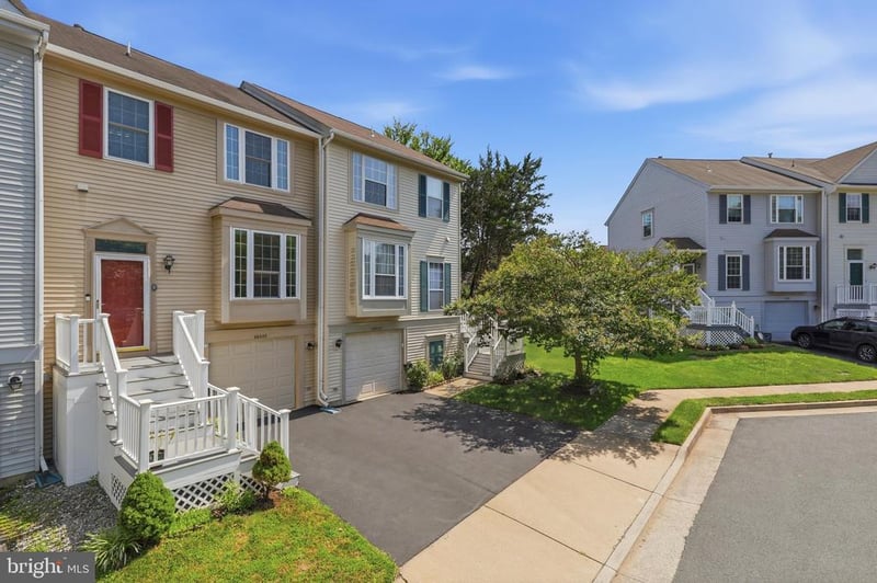 46645 Brownwood Sq, Sterling, VA 20164