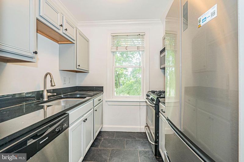 922 S Washington St #310, Alexandria, VA 22314