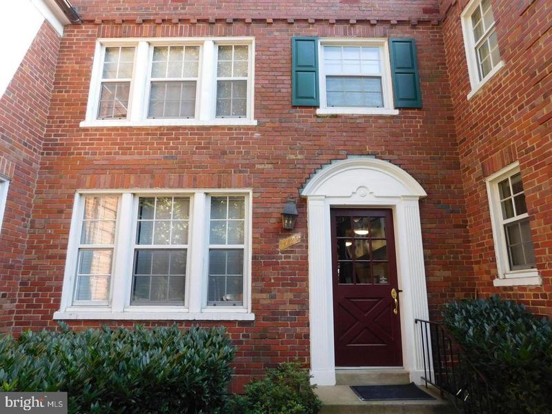 1720 Queens Ln #3-172, Arlington, VA 22201