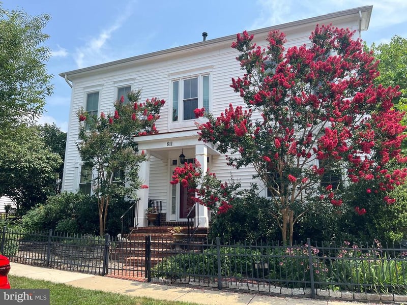 611 Pleasant Dr, Rockville, MD 20850