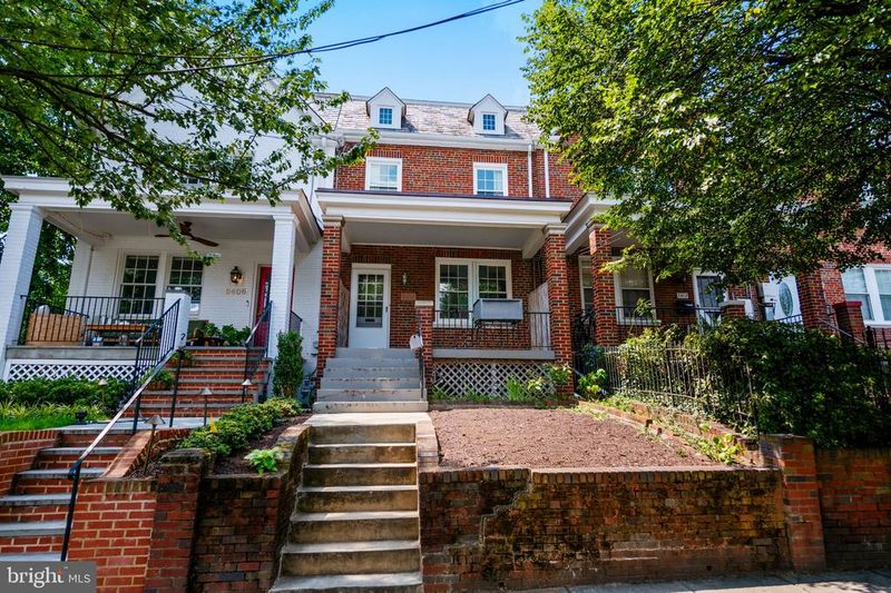 2410 39th St NW, Washington, DC 20007