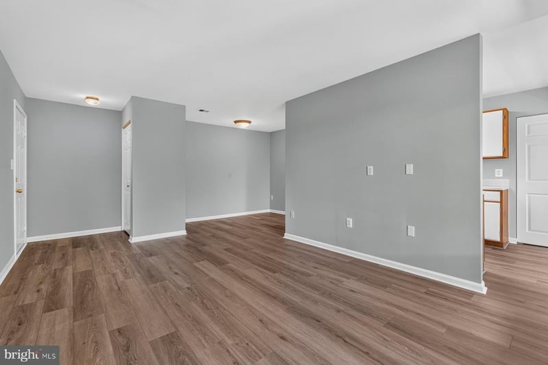 8372 Buttress Ln #202, Manassas, VA 20110