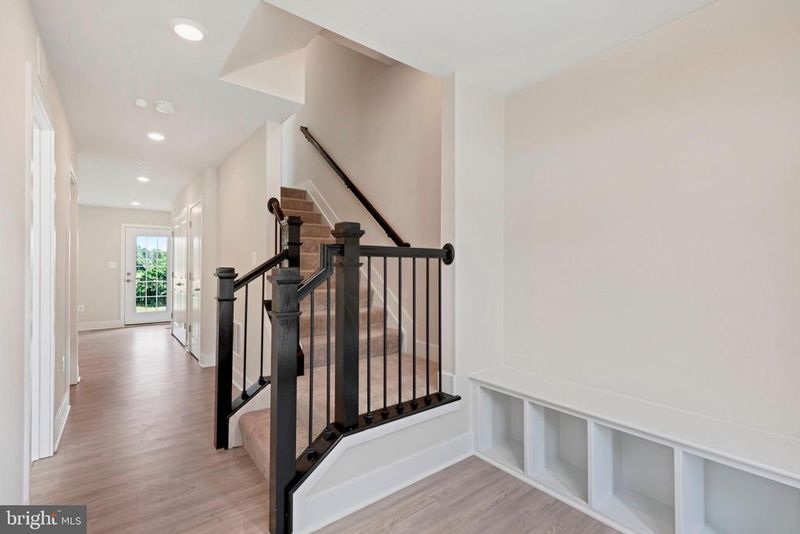 1436 Clingmans Dome Dr, Frederick, MD 21702