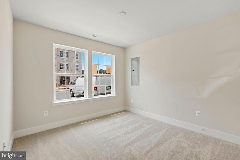 1436 Clingmans Dome Dr, Frederick, MD 21702