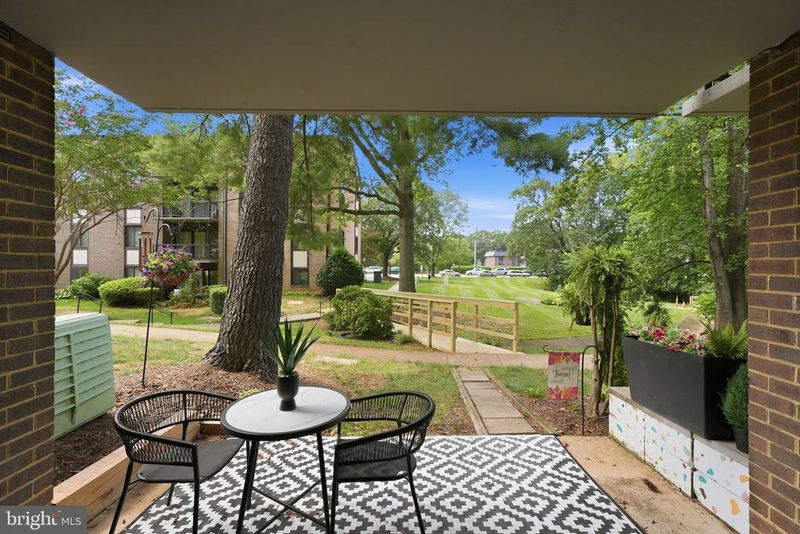 9735 Kings Crown Ct #1, Fairfax, VA 22031