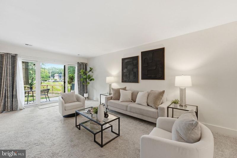 9735 Kings Crown Ct #1, Fairfax, VA 22031