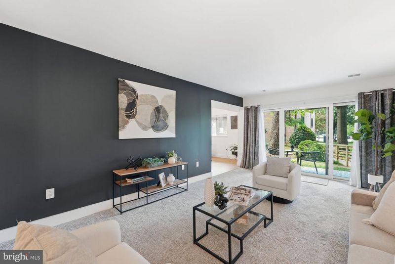9735 Kings Crown Ct #1, Fairfax, VA 22031