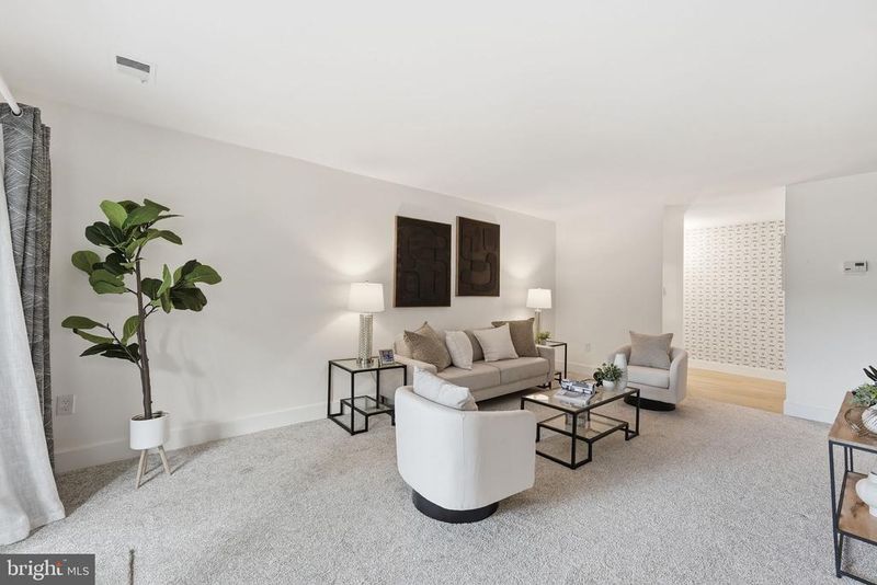 9735 Kings Crown Ct #1, Fairfax, VA 22031