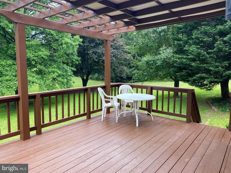 330 River Bend Rd, Great Falls, VA 22066