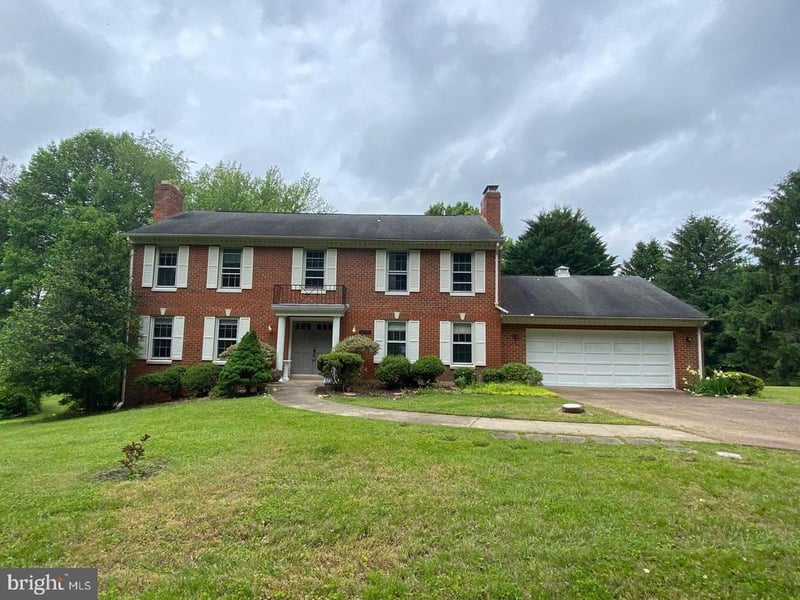 330 River Bend Rd, Great Falls, VA 22066