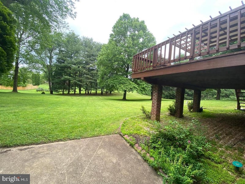 330 River Bend Rd, Great Falls, VA 22066