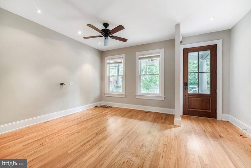 1871 Newton St NW #1, Washington, DC 20010