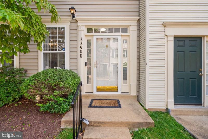 22900 Benson Ter, Sterling, VA 20166