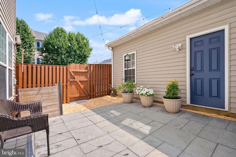 22900 Benson Ter, Sterling, VA 20166