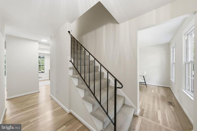820 S Quincy St, Arlington, VA 22204