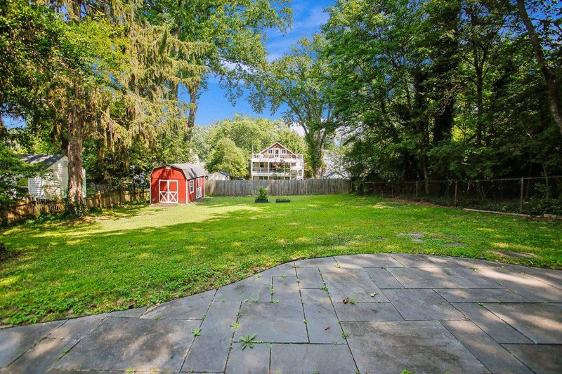 514 Anne St, Falls Church, VA 22046
