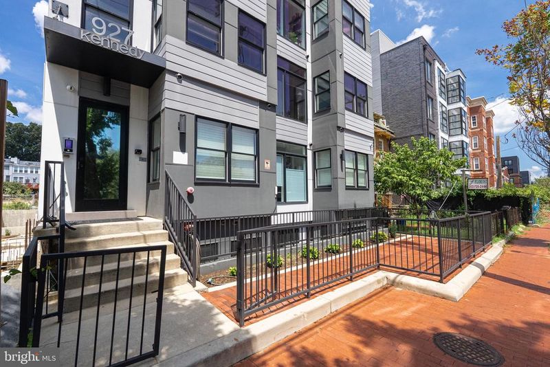 927 Kennedy St NW #304, Washington, DC 20011