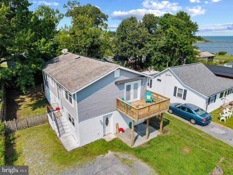 1220 Grove Ave, Shady Side, MD 20764