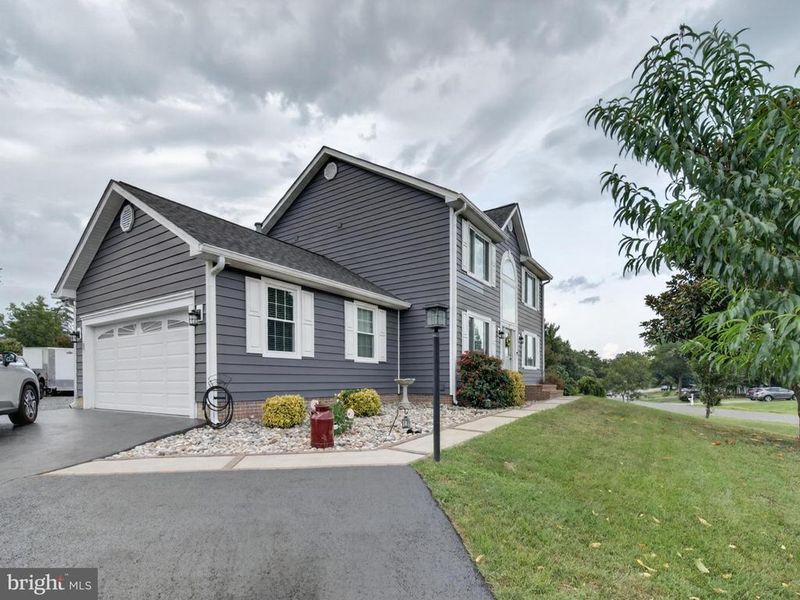 2 Seay Ct, Fredericksburg, VA 22405