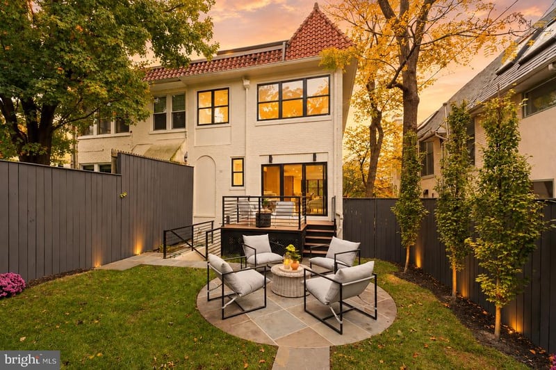 2815 Bellevue Ter NW, Washington, DC 20007
