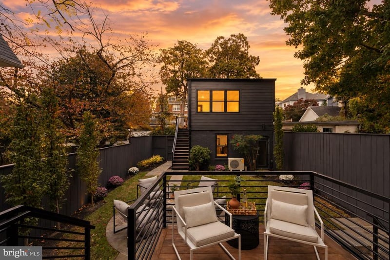 2815 Bellevue Ter NW, Washington, DC 20007