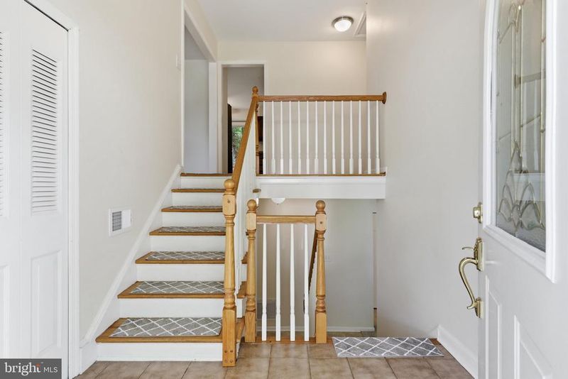 8747 Arley Dr, Springfield, VA 22153