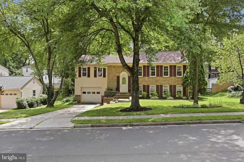 8747 Arley Dr, Springfield, VA 22153