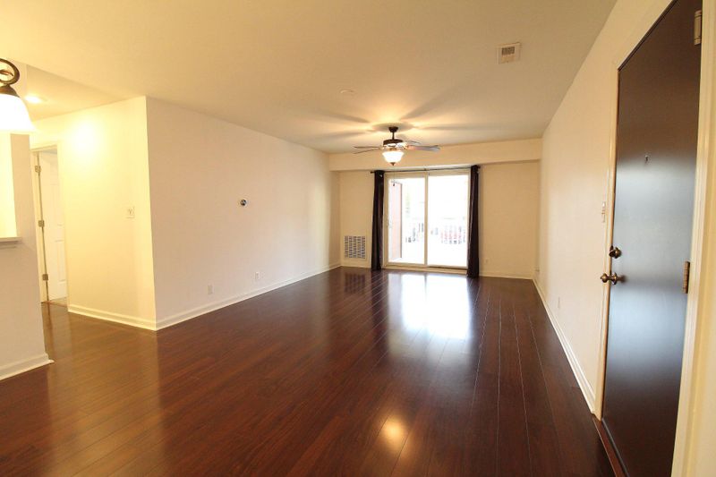 102 Chesterfield Ln #202, Stafford, VA 22556