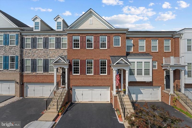 20699 Erskine Ter, Ashburn, VA 20147