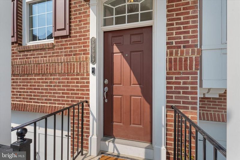 20699 Erskine Ter, Ashburn, VA 20147