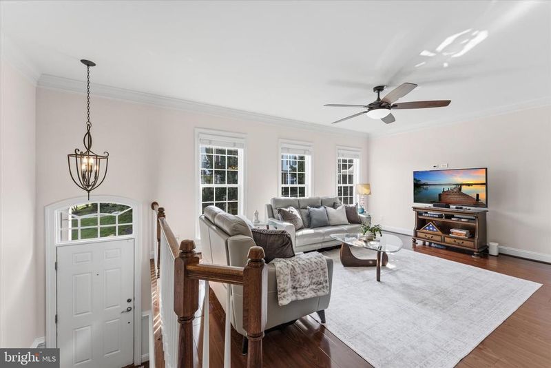 20699 Erskine Ter, Ashburn, VA 20147